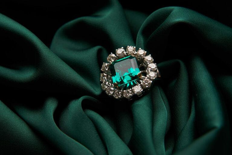 Bague verte emeraude Gold & Silver France Paris